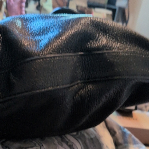 Tory Burch Amanda Flap Hobo Black Leather Shoulder Bag - Picture 3 of 8